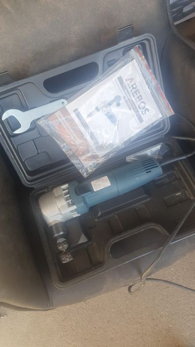 Masina de taiat tabla