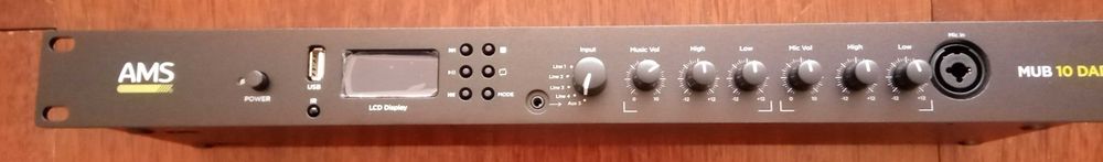 Чисто нов, професионален мултимедиен плеър AMS MUB 10 DAB