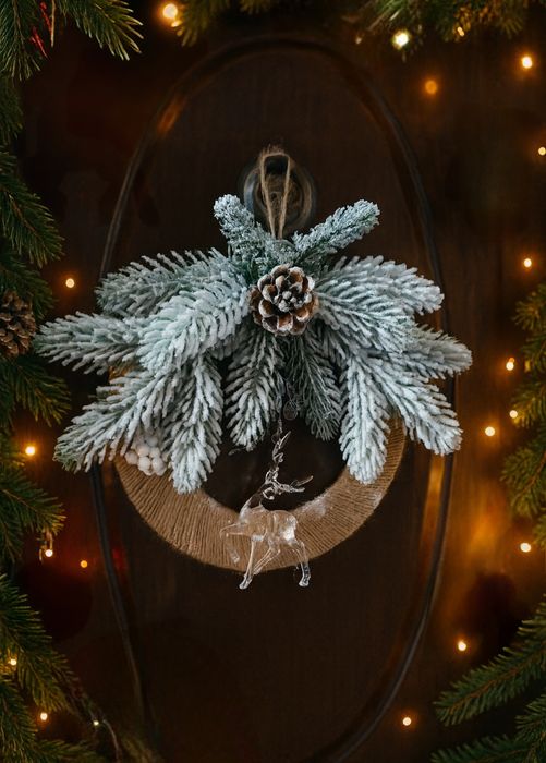 Coronita usa, cu baza de lemn si ren, Craciun handmade