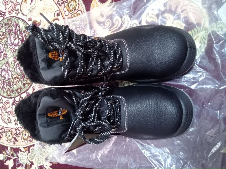 Продаётся зимний обувь