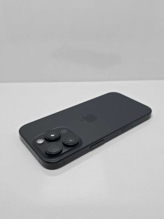 iPhone 16 Pro 128GB Titanium Black