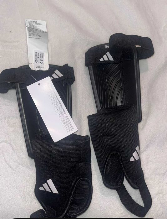 Aparatori Adidas cu soseta