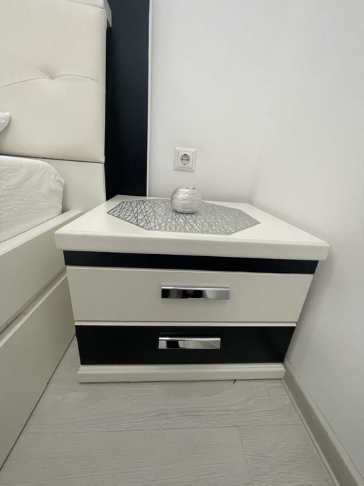 Set comoda si noptiera