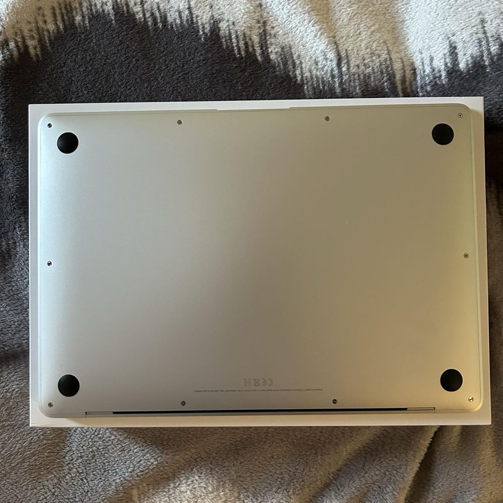 MacBook Air M1 2020 13inch 8GB RAM 256 SSD