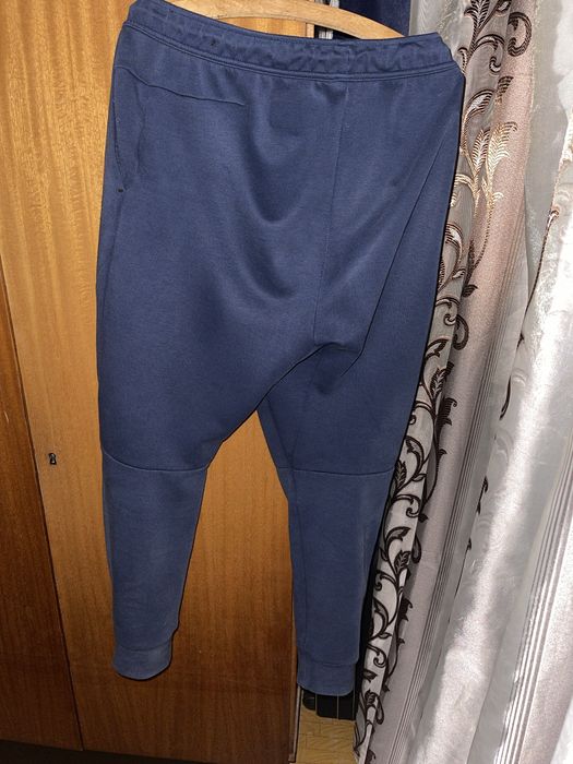 Vand pantaloni Nike Tech marimea L