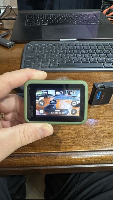 Gopro Hero 13 aproape nou 2 baterii