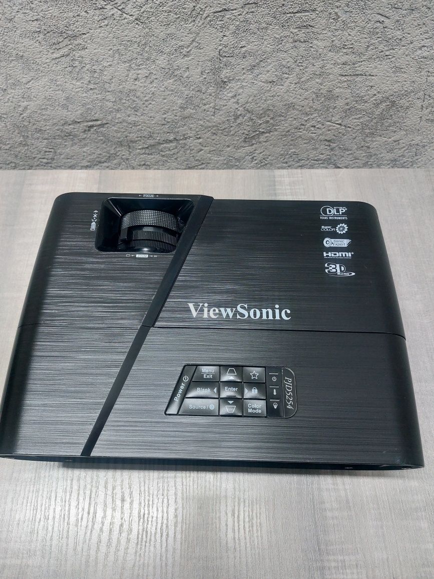 ViewSonic PJD5254
Проектор HDMI