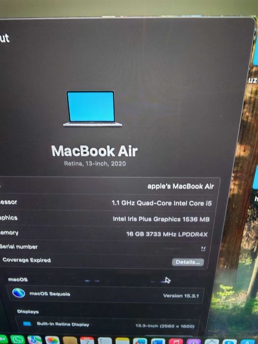 Vând macbook Air 2020 i5