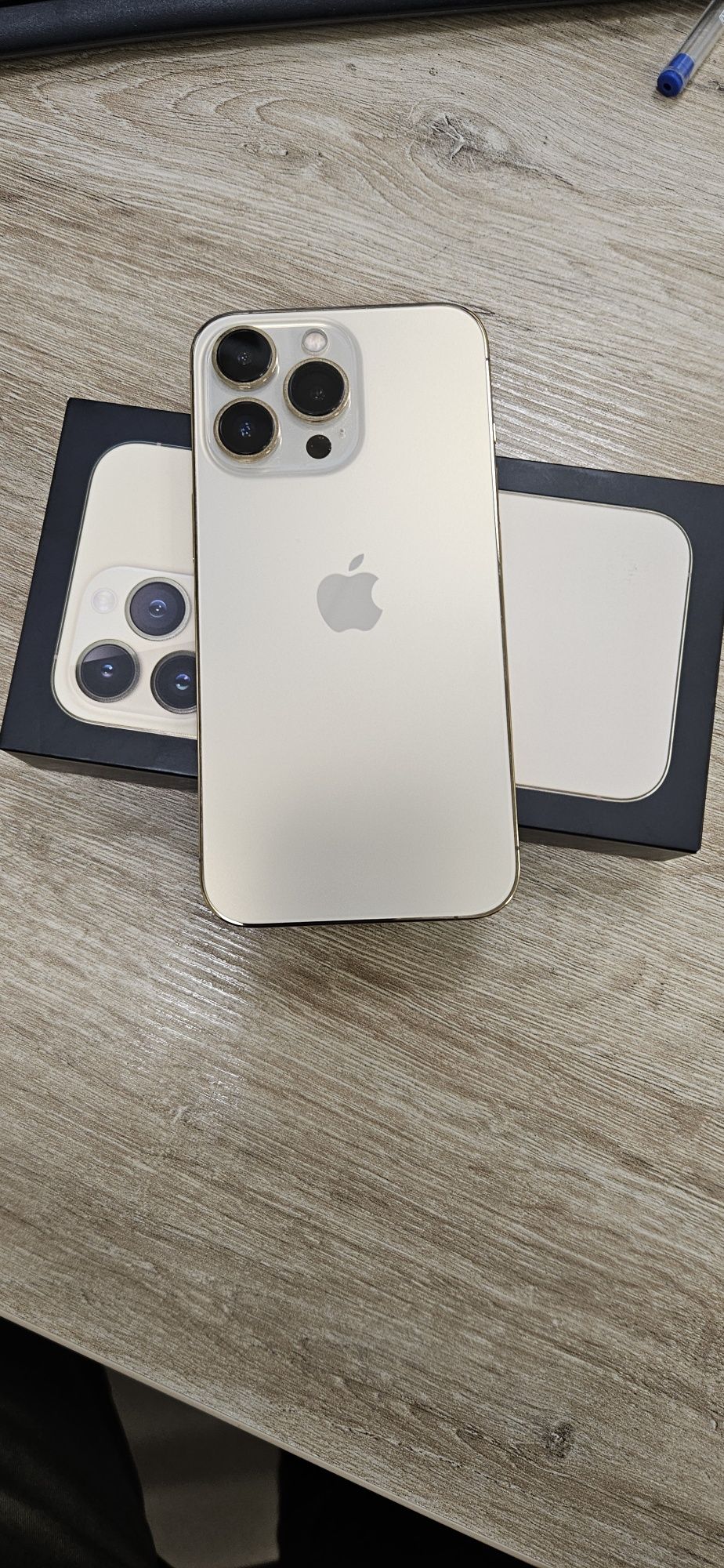 Iphone 13 pro gold -като нов