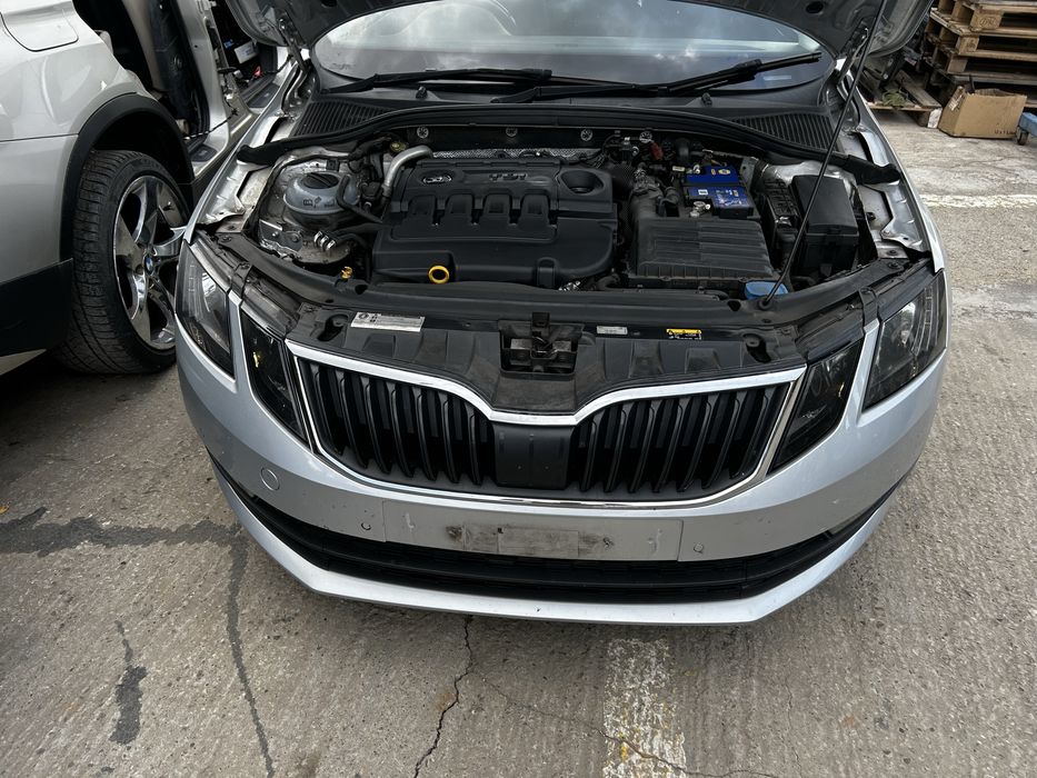 Capotă motor, trager complet ,aripi,faruri ,bara față Skoda Octavia 3