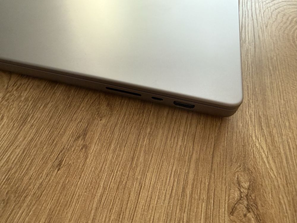 MacBook Pro 16" M1 Pro 16GB 512GB Гаранция