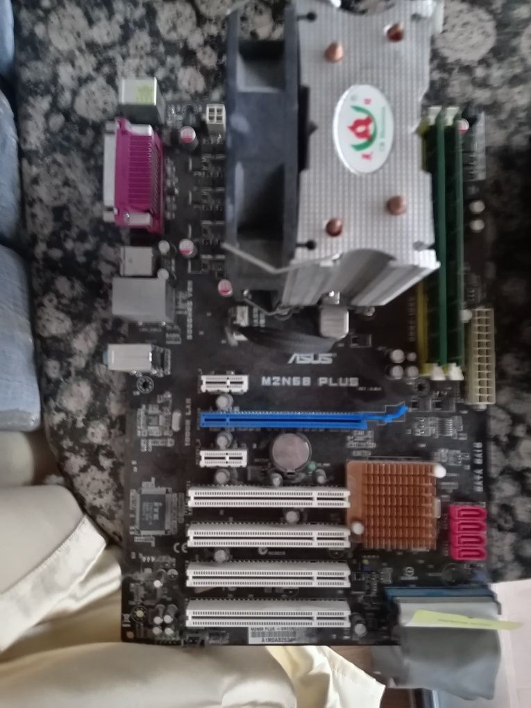 ASUS M2N68 + AMD проц + башня + 1ГБ DDR2 (рабочий комплект)
