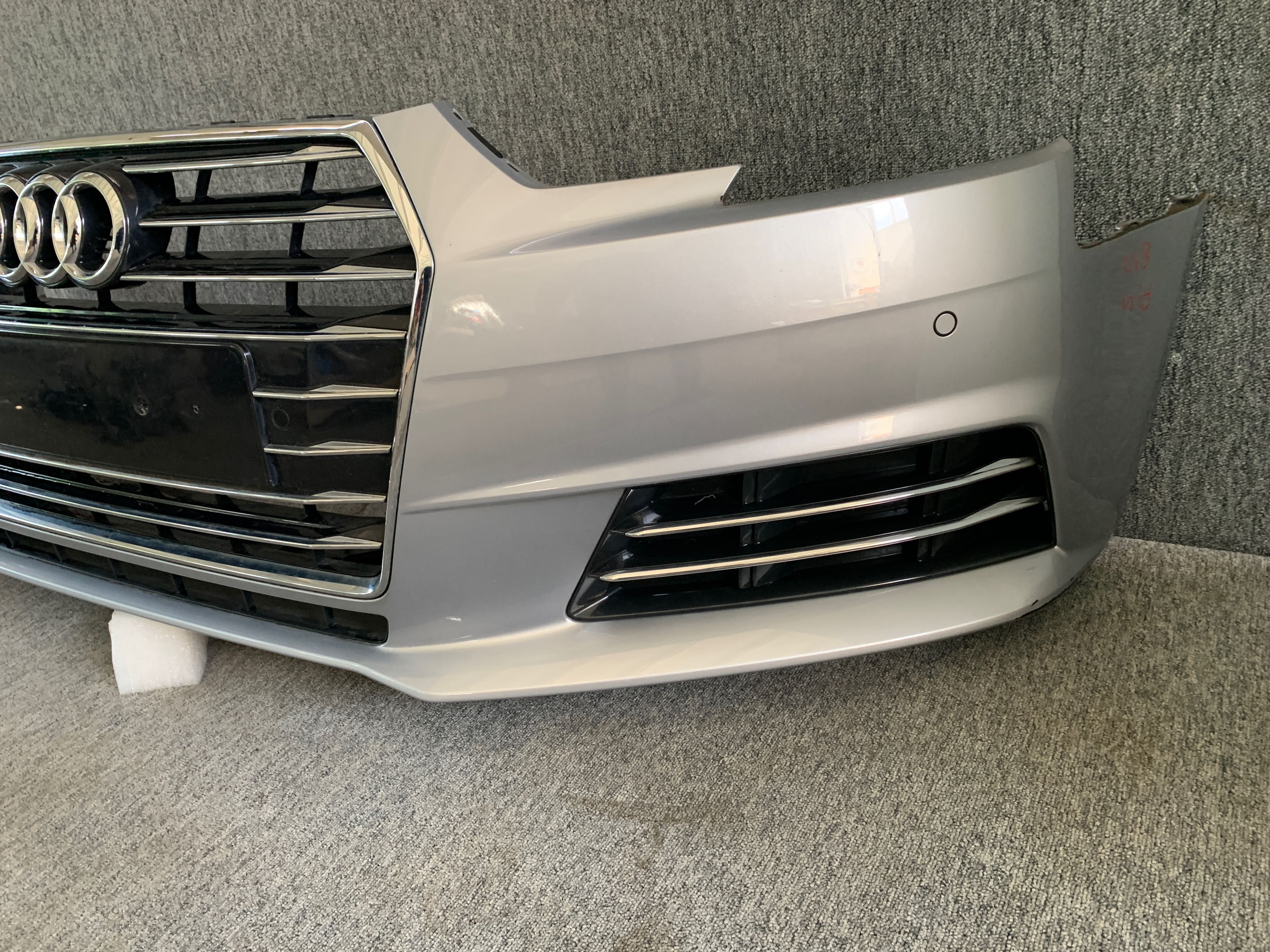 Audi A4 8W bara fata completa