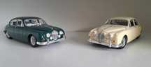 2x Jaguar Mark II 1959 – machete 1:18 Maisto (verde + bej)