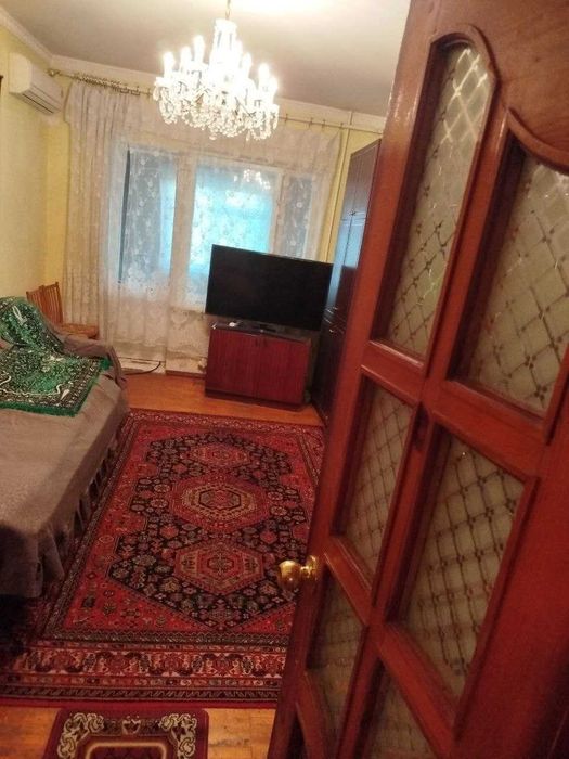 Продаётся просторная 3-комнатная квартира, массив куйлюк - 4.