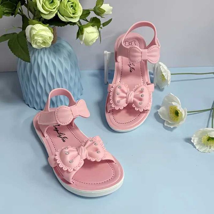 Детски сандали с панделка