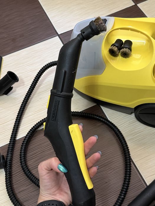 Aparat de curatat cu abur Karcher S 4