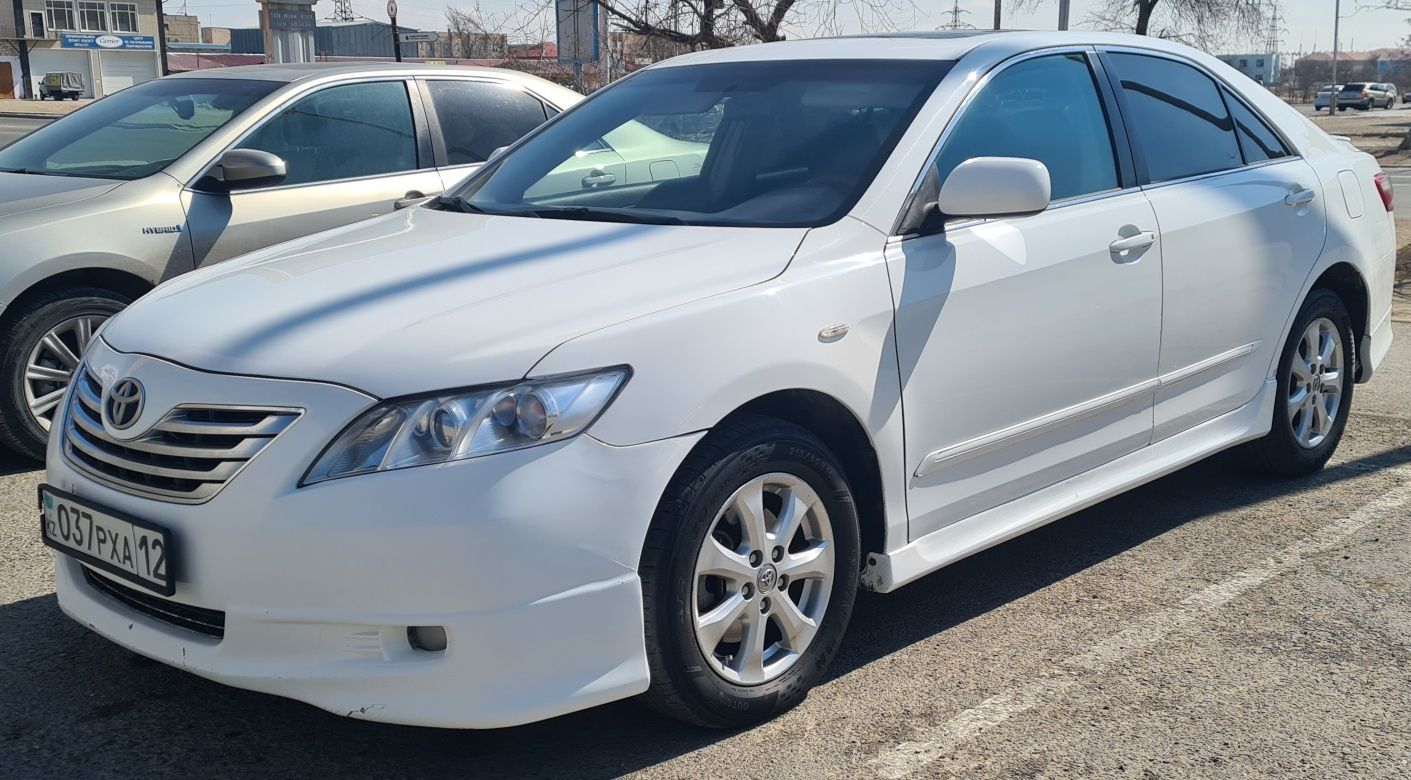 Без водителя Toyota Camry 2007 г.в.