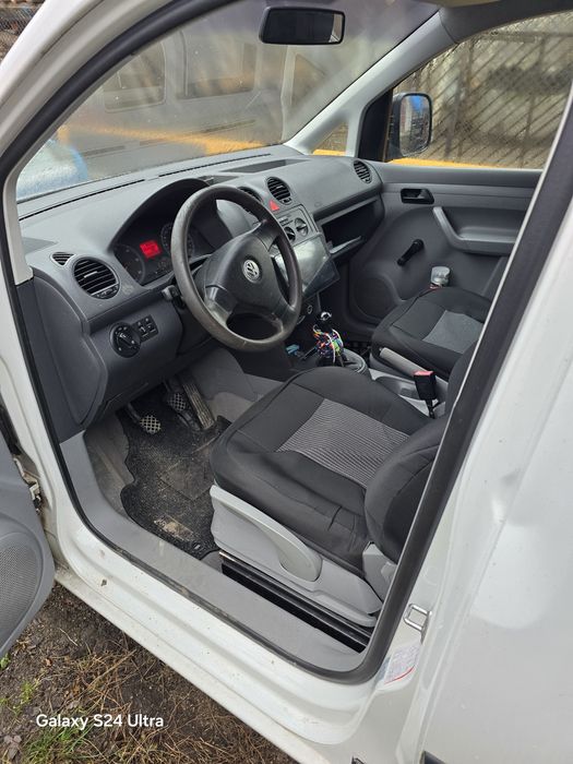 VW Caddy cu 7 locuri