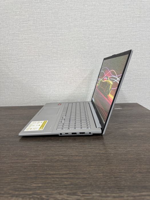 14-Го Поколения Asus VivoBook Ryzen-5 (Core i7) с 15.6 OLED Дисплеем!