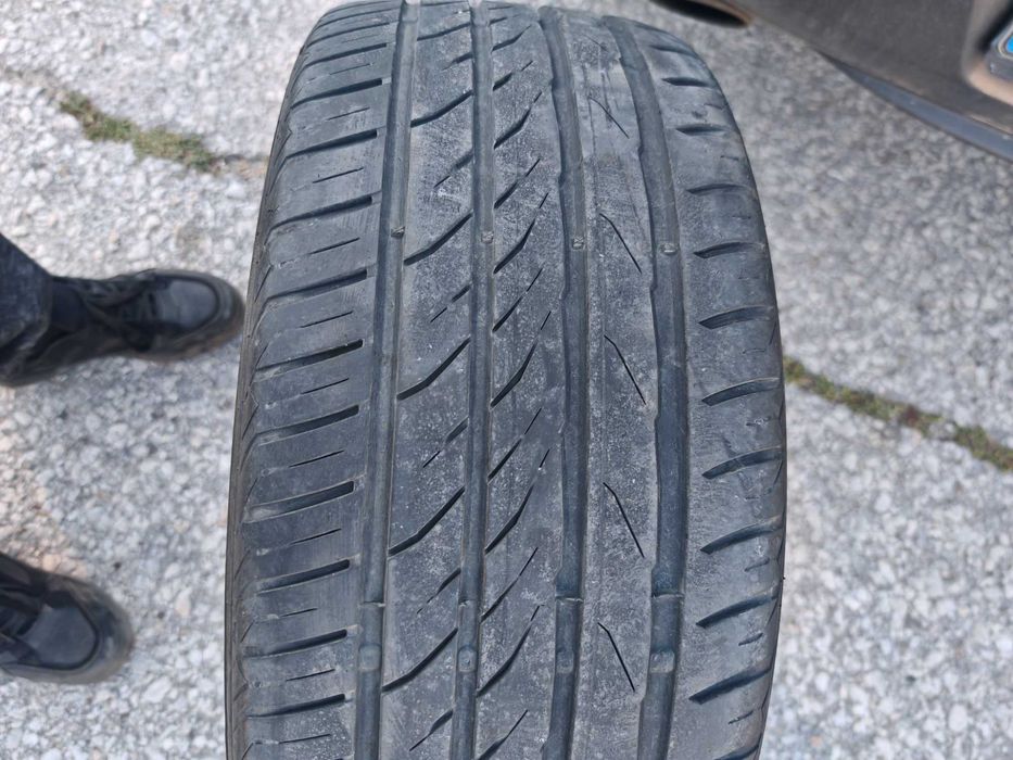 245/40/19 летни гуми 2бр