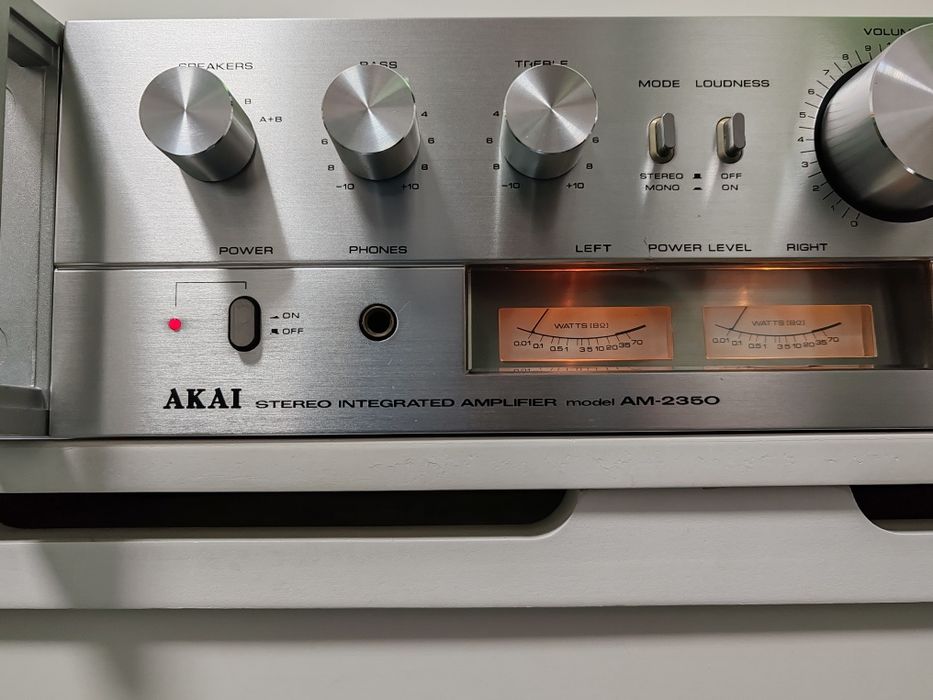 AKAI am 2350, vumetre ace, Germania
