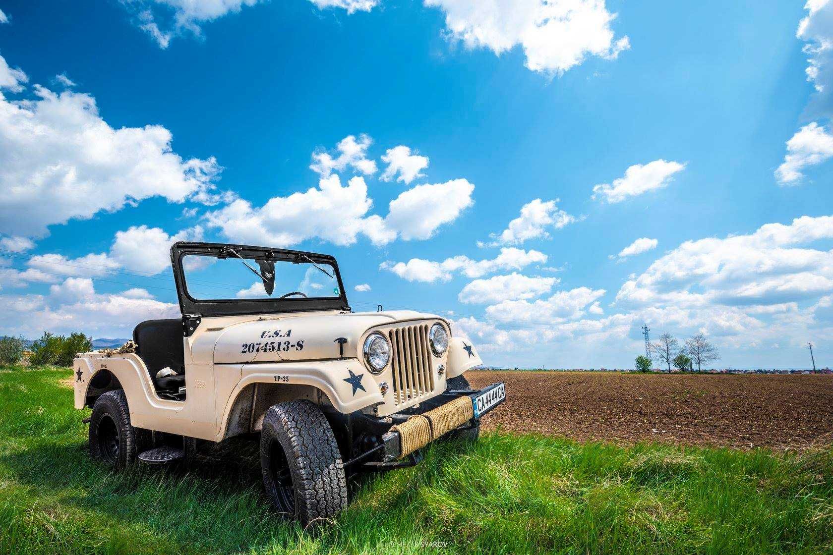 Ретро Jeep Willys 1962 под наем за абитуриентски бал (с шофьор)