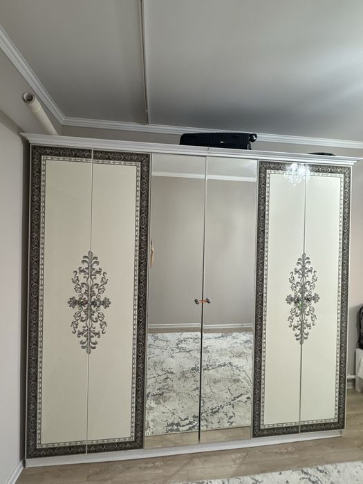 Шкаф 6ти дверный