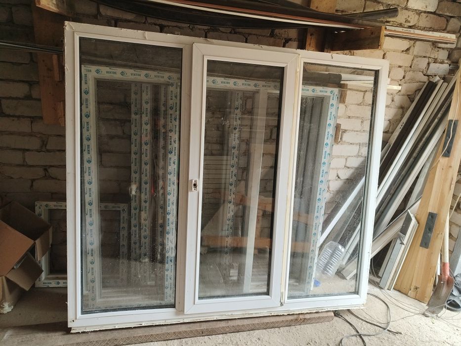 Продам пластиковое окно