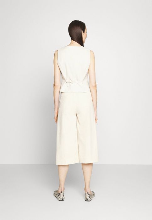 Bruuns Bazaar
STATICE BIELLE WAISTCOAT - Vestă - kit