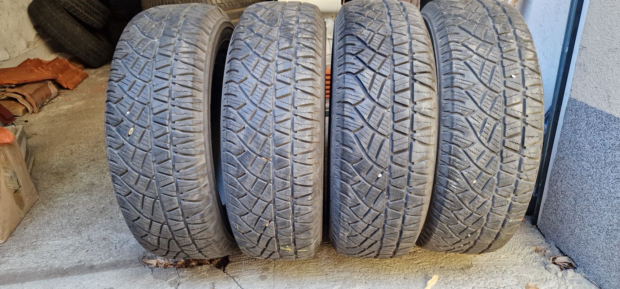 225/65/17 Michelin Latitude Cross