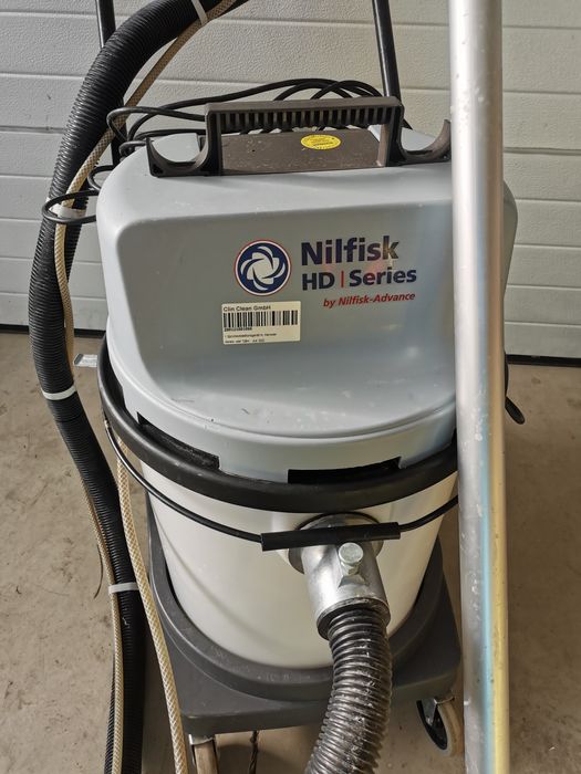 Nilfisk Aspirator pentru curatat covoare mochete cu injectie extractie