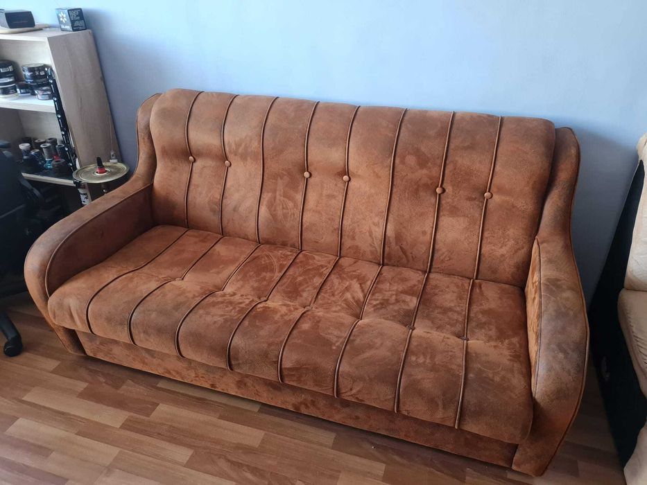 Разтегателен диван