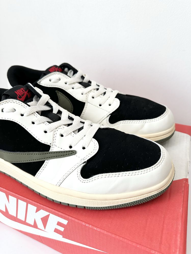 Travis Scott x Air Jordan 1 Low Oliv (42,5) Маратонки