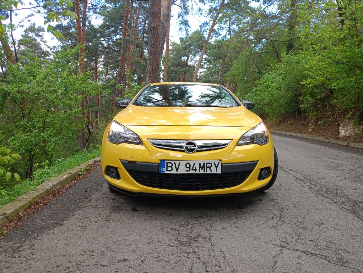 Opel Astra J Gtc