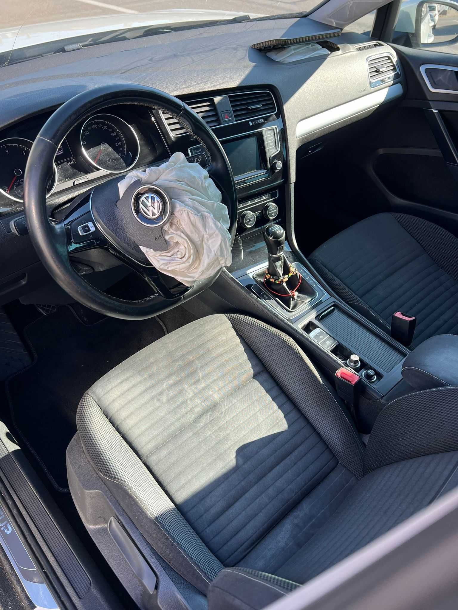 Dezmembrez Vw Golf 7 CUP Hatchback 1.6 Tdi CXXB 110 cai Cutie Manula