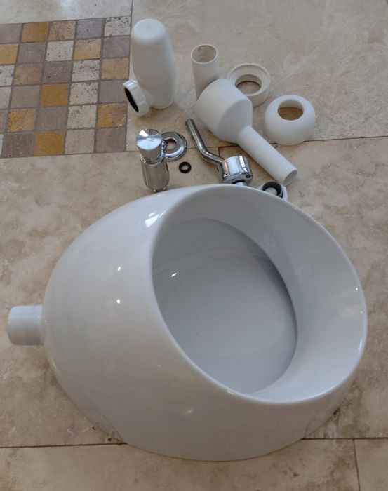 Pisoar cu baterie și sifon