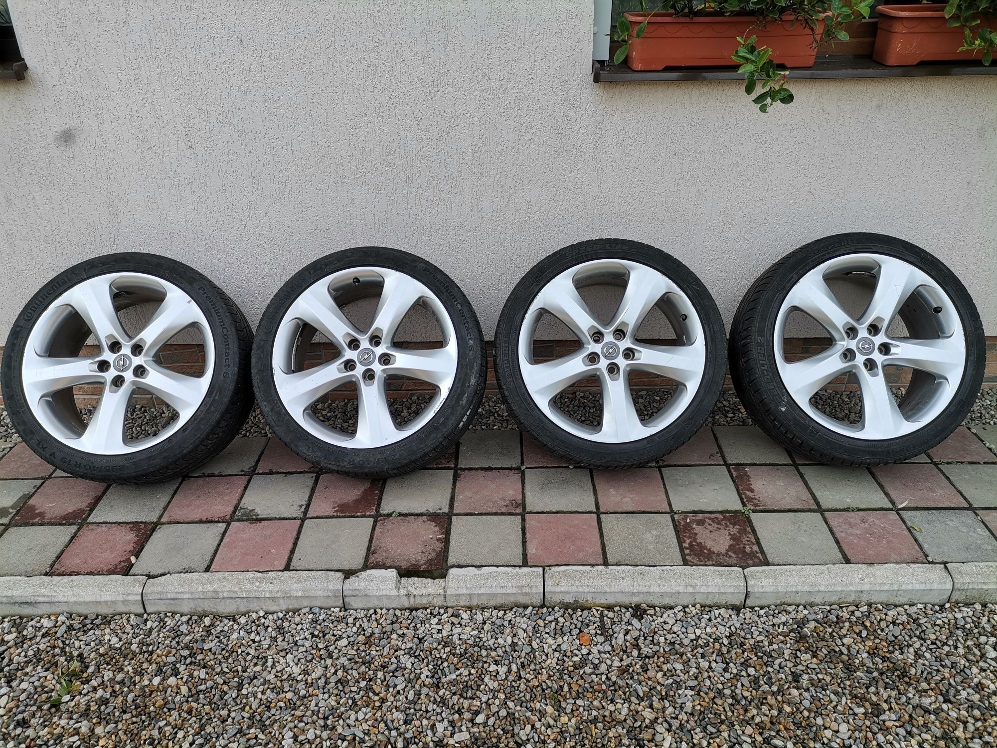 Jante Aliaj 5x105 Opel Astra J r19 cu anvelope 235/40r19