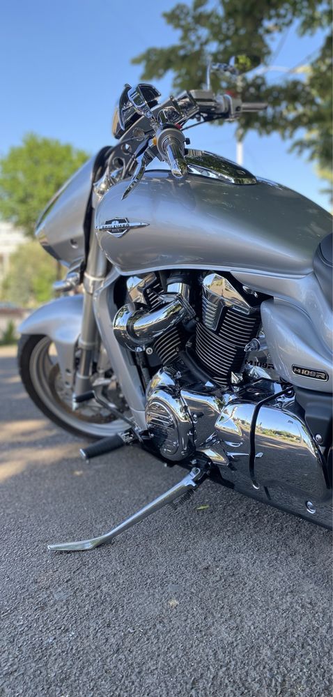 Suzuki Boulevard Intruder M109R