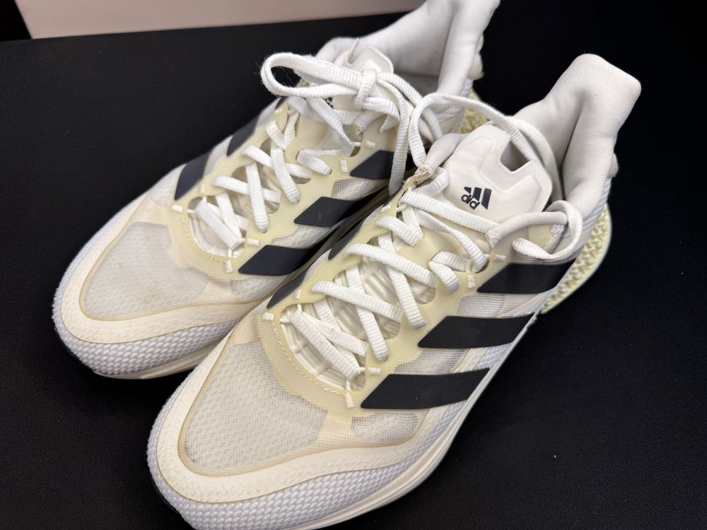 Мъжки бели маратонки Adidas Continental
