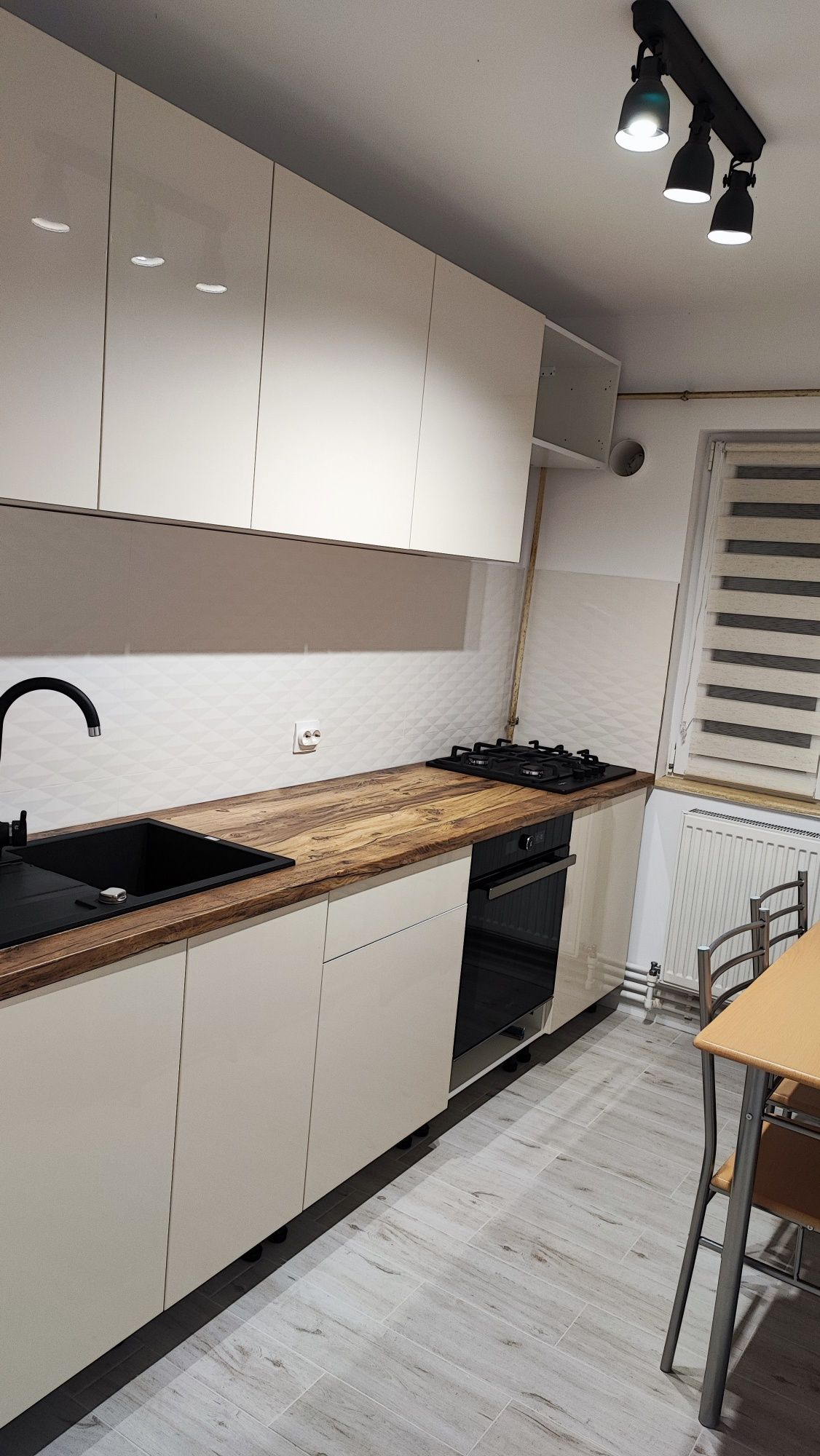 Renovat 3 decomandate vis a vis de Medicina Noua _ Spital 1