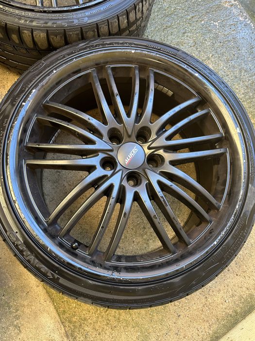 Jante Alutec negre echipate cu anvelope Kumho în stare bună