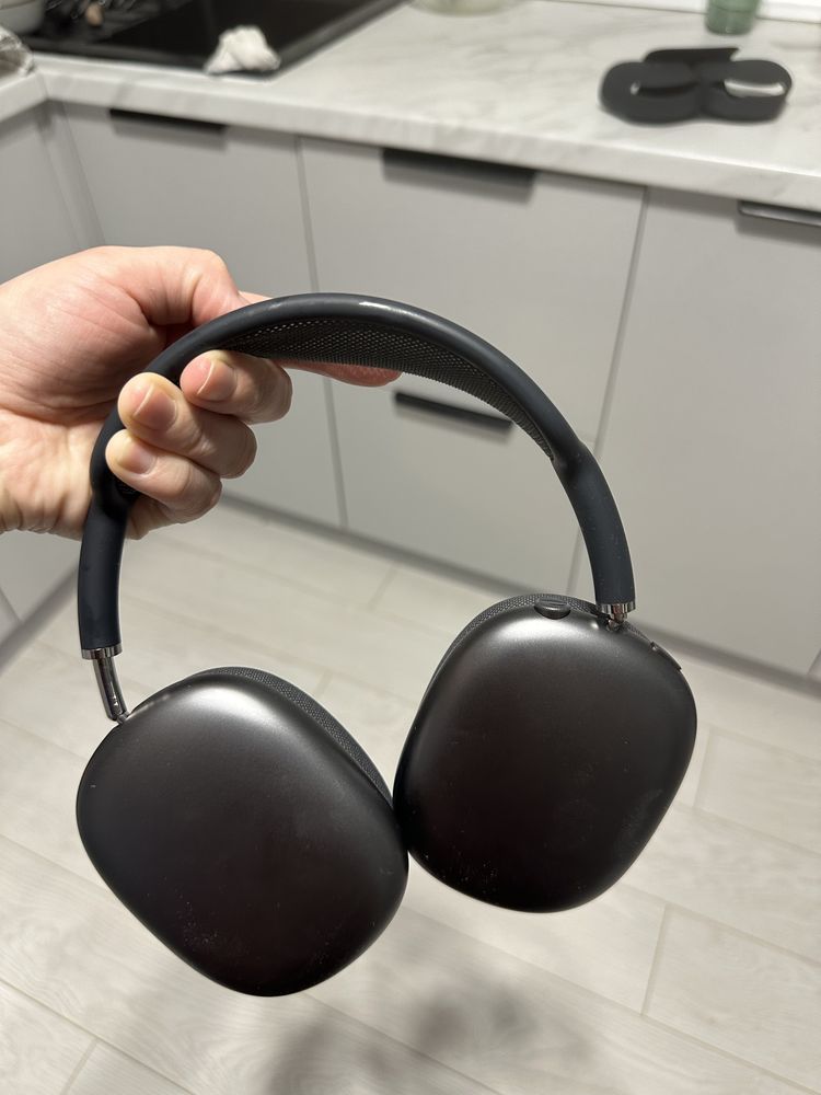AirPods Max продаю срочно