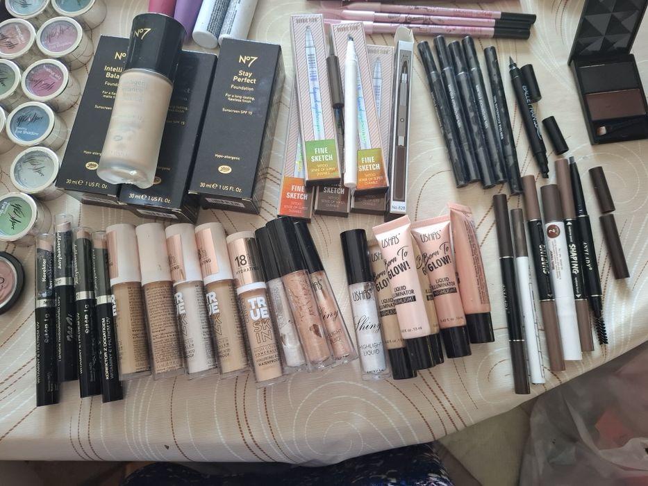 Lot 150 buc cosmetice