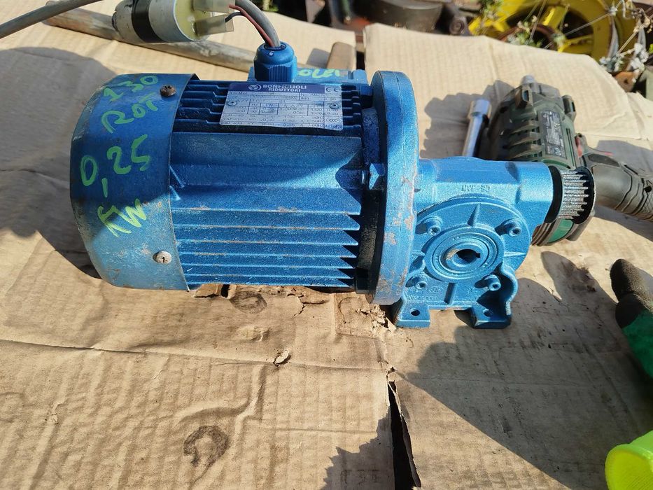 Motor electric cu reductor 130 rotatii