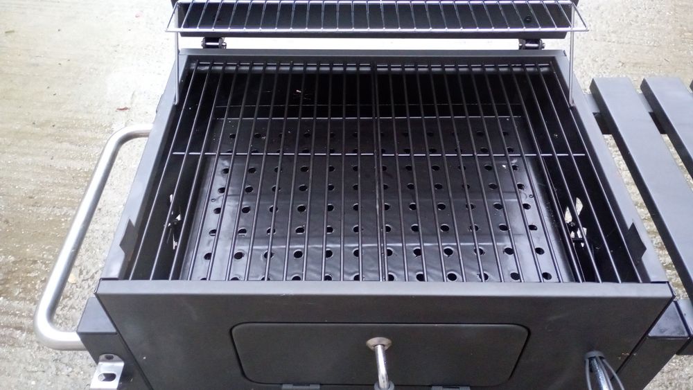 Vând grătar nou nu a fost folosit nici o data