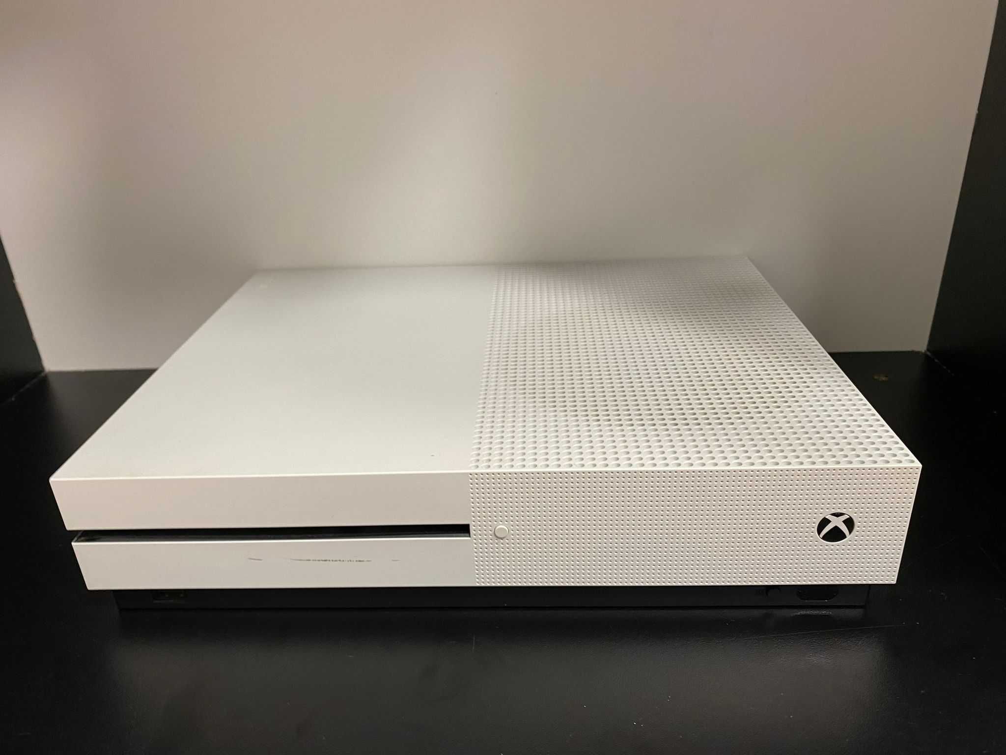 Hope Amanet P3 Xbox One S / 500 GB