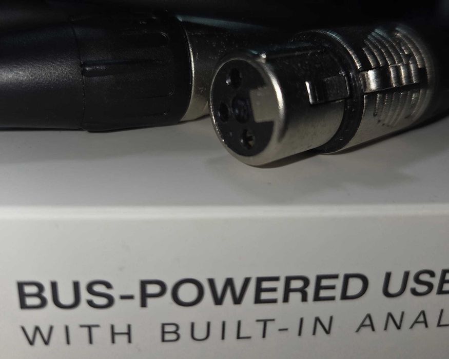 Interfata Universal Audio Volt 1 USB Recording Studio + Cablu XLR Adam