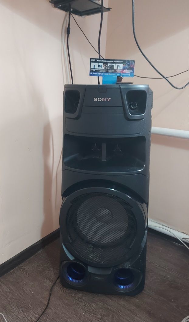 Продам Sony MHC V73D
Продам домашнюю аудиосистему Sony MHC