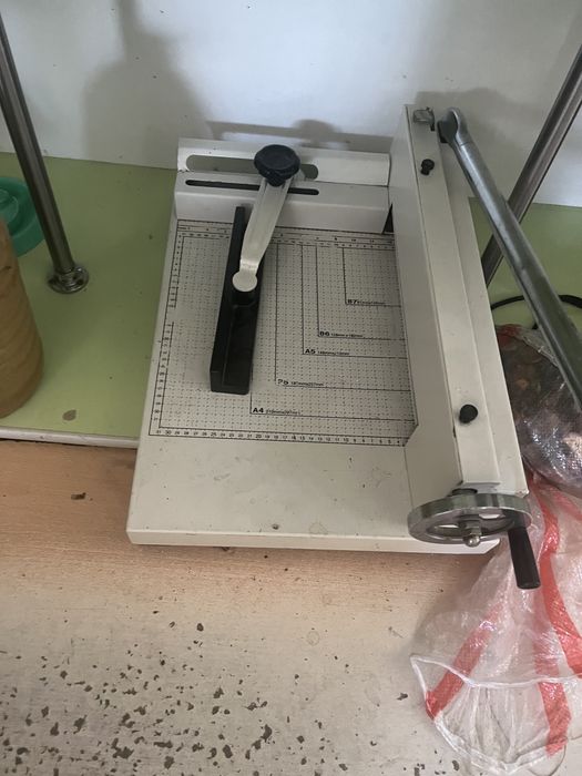 Гильятина для бумаги